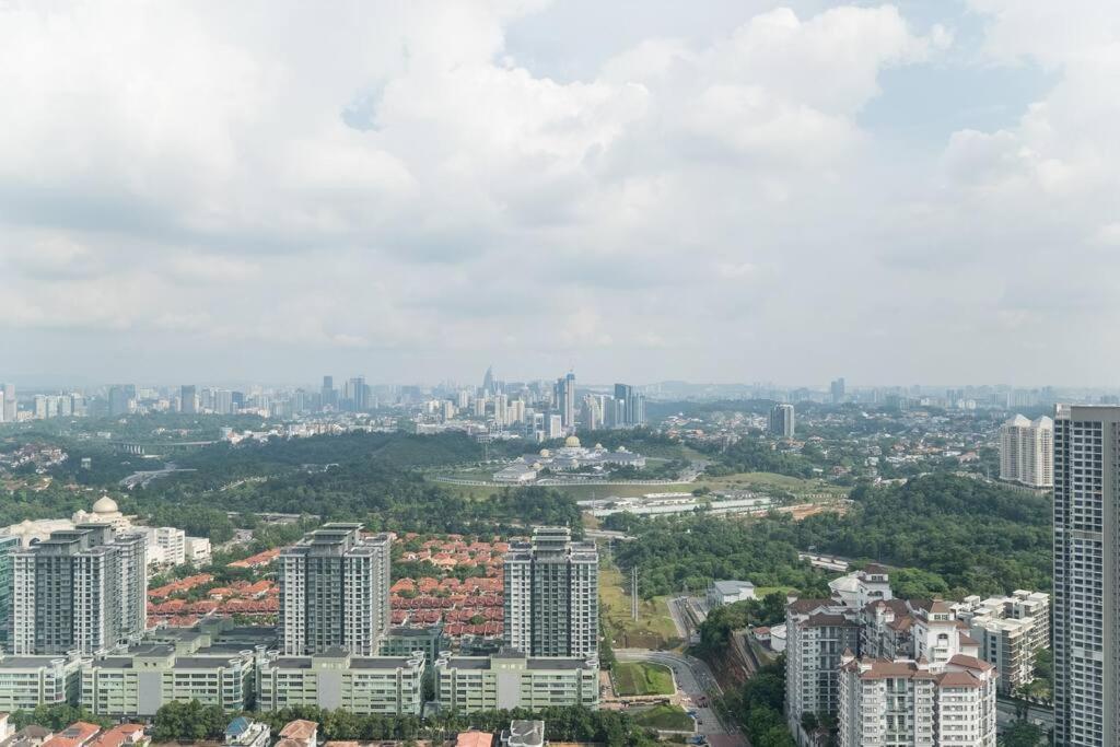 Appartement Arte Mont Kiara Duplex 4 Pax Jacuzzi à Kuala Lumpur Extérieur photo