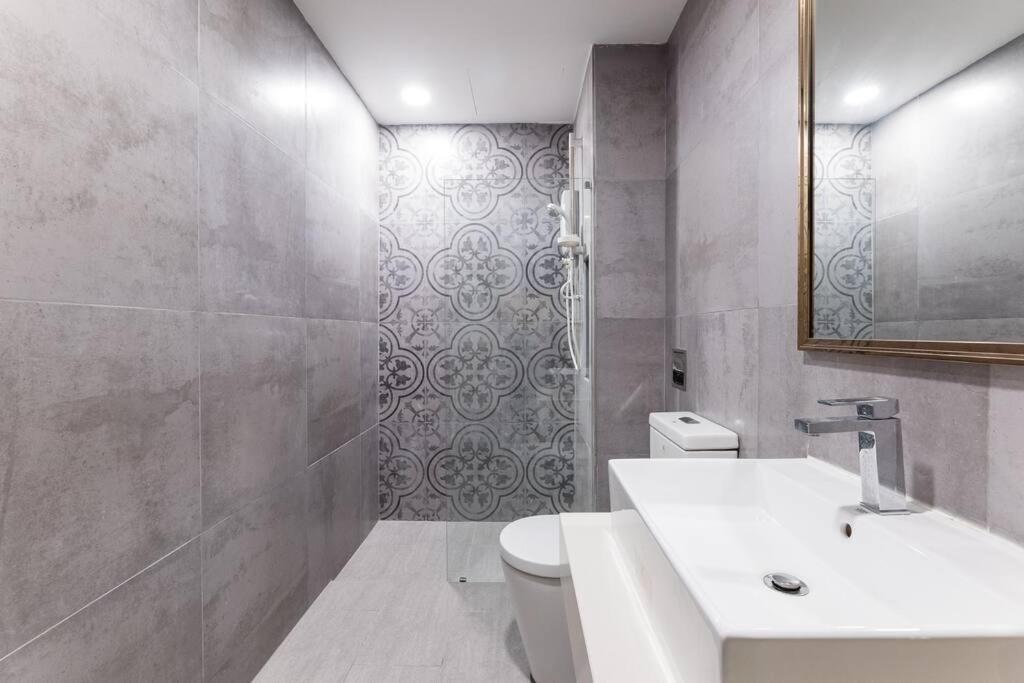 Appartement Arte Mont Kiara Duplex 4 Pax Jacuzzi à Kuala Lumpur Extérieur photo
